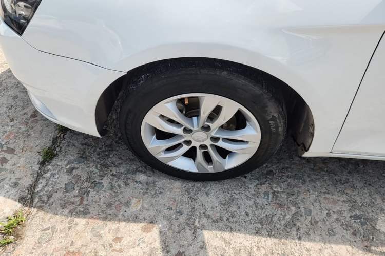 Used Geely Auto Emgrand 2015 Sedan 1.5L Manual - Top Trim Level Left Front Wheel Hub