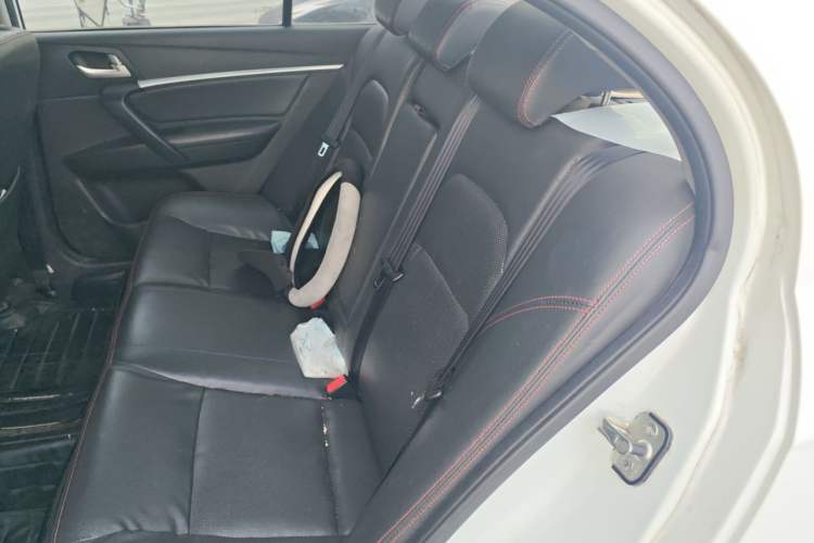 Used Geely Auto Emgrand 2015 Sedan 1.5L CVT Upward Version Left Rear Seat