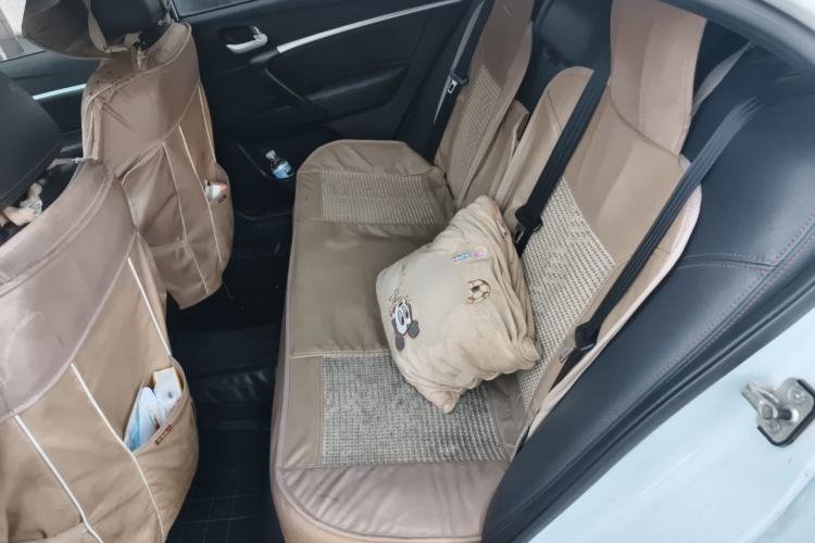 Used Geely Auto Emgrand 2015 Sedan 1.5L CVT Upward Version Left Rear Seat