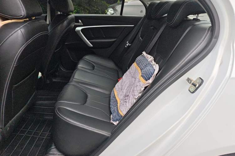 Used Geely Auto Emgrand 2015 Sedan 1.5L CVT Upward Version Left Rear Seat