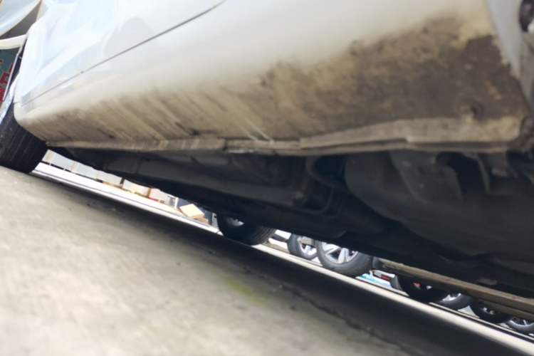 Used Geely Auto Emgrand 2015 Sedan 1.5L CVT Upward Version Left Side Sill