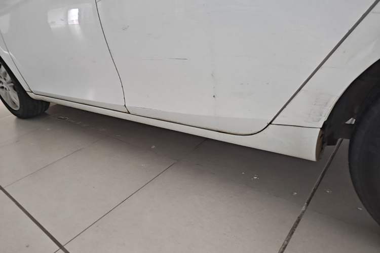 Used Geely Auto Emgrand 2015 Sedan 1.5L Manual - Top Trim Level Left Side Sill