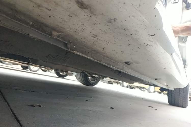 Used Geely Auto Emgrand 2015 Sedan 1.5L Manual - Top Trim Level Left Side Sill