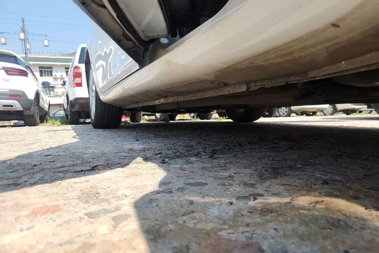 Used Geely Auto Emgrand 2015 Sedan 1.5L Manual - Top Trim Level Left Side Sill