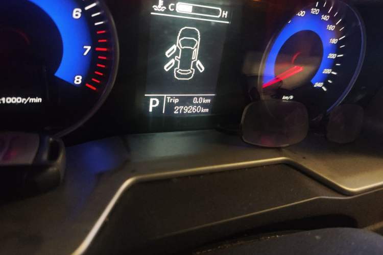Used Geely Auto Emgrand 2015 Hatchback RS 1.3T CVT Top-Tier Version Odometer Close Up