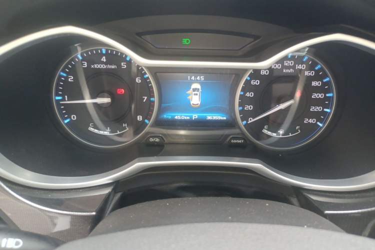Used Geely Auto Emgrand 2015 Hatchback RS 1.5L CVT Upward Edition Odometer Close Up