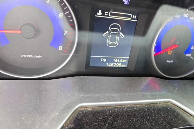 Used Geely Auto Emgrand 2015 Sedan 1.5L Manual - Top Trim Level Odometer Close Up