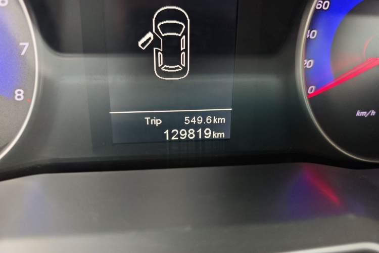 Used Geely Auto Emgrand 2015 Sedan 1.5L Manual - Top Trim Level Odometer Close Up