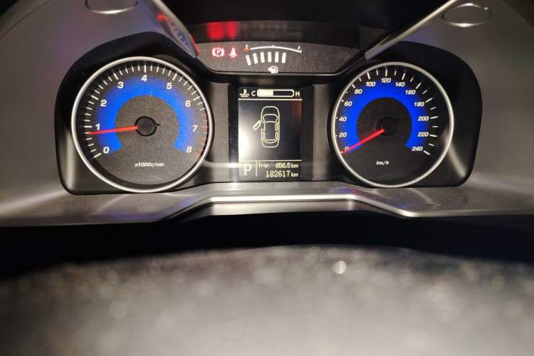 Used Geely Auto Emgrand 2015 Sedan 1.5L CVT Upward Version Odometer Close Up