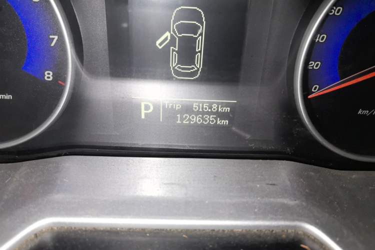Used Geely Auto Emgrand 2015 Sedan 1.3T CVT Upward Edition Odometer Close Up