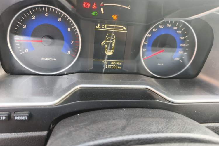 Used Geely Auto Emgrand 2015 Sedan 1.5L Manual - Top Trim Level Odometer Close Up