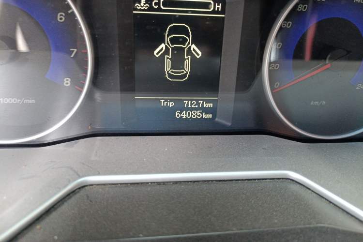 Used Geely Auto Emgrand 2015 Sedan 1.5L Manual - Top Trim Level Odometer Close Up
