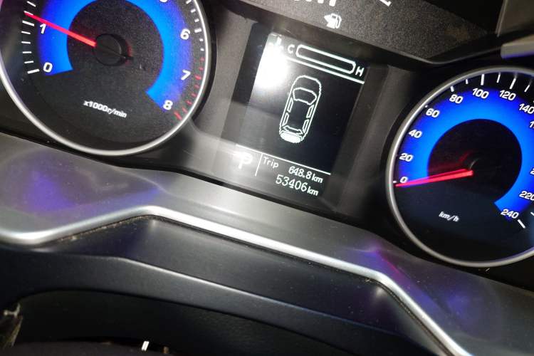 Used Geely Auto Emgrand 2015 Sedan 1.5L CVT Upward Version Odometer Close Up