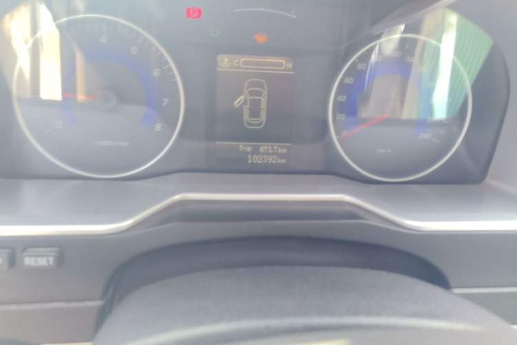 Used Geely Auto Emgrand 2015 Sedan 1.5L Manual - Top Trim Level Odometer Close Up