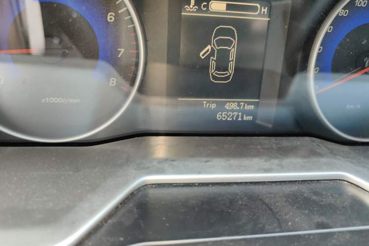 Used Geely Auto Emgrand 2015 Sedan 1.5L Manual - Top Trim Level Odometer Close Up