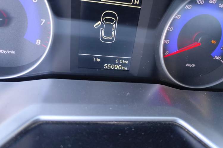 Used Geely Auto Emgrand 2015 Sedan 1.5L Manual - Top Trim Level Odometer Close Up