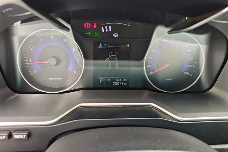 Used Geely Auto Emgrand 2015 Sedan 1.5L CVT Upward Version Odometer Close Up