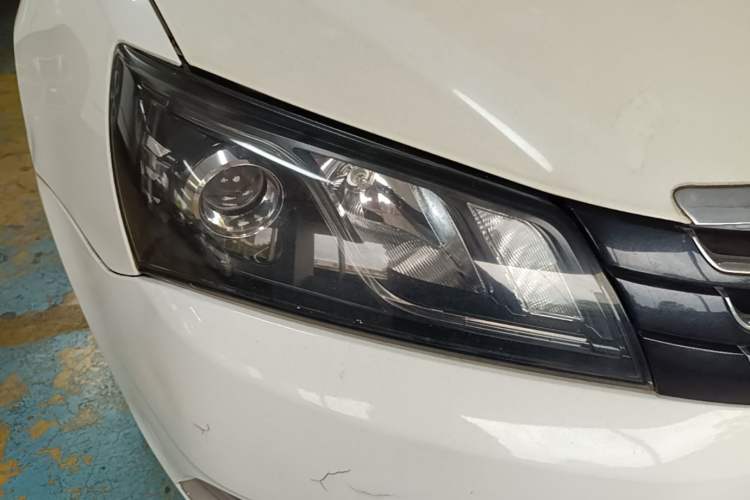 Used Geely Auto Emgrand 2015 Sedan 1.5L CVT Upward Version Right Front Headlight