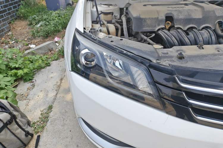 Used Geely Auto Emgrand 2015 Sedan 1.5L Manual - Top Trim Level Right Front Headlight