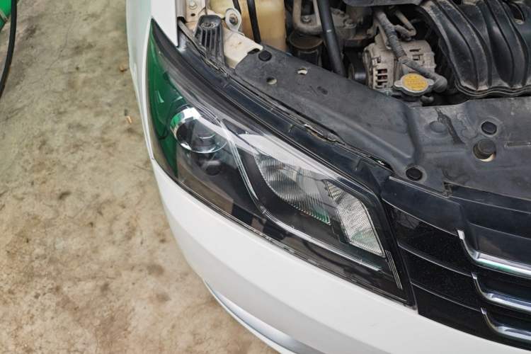Used Geely Auto Emgrand 2015 Sedan 1.5L CVT Upward Version Right Front Headlight