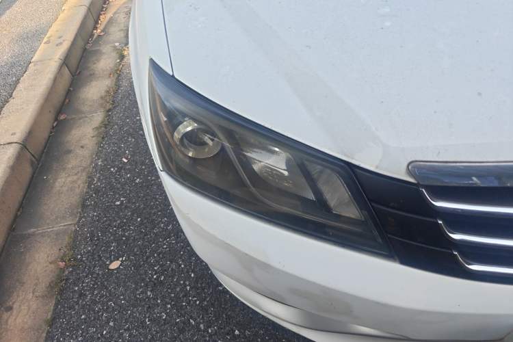 Used Geely Auto Emgrand 2015 Sedan 1.5L Manual - Top Trim Level Right Front Headlight