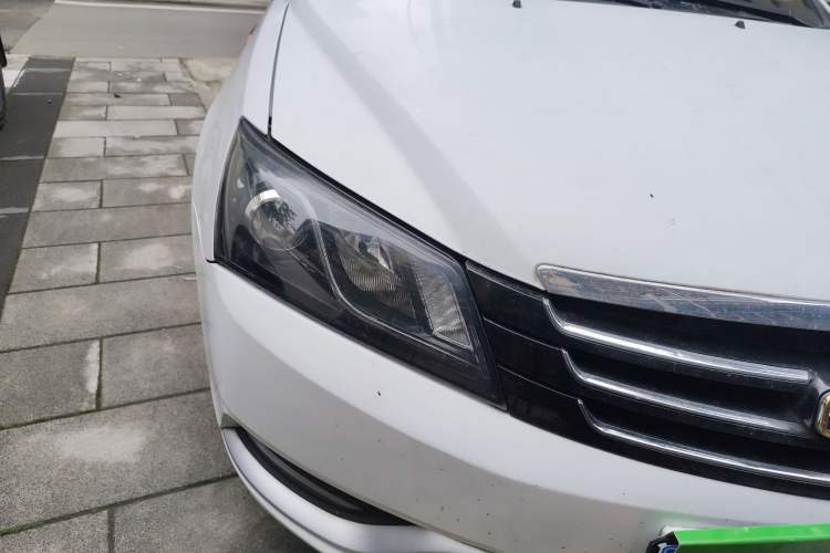 Used Geely Auto Emgrand 2015 Sedan 1.3T CVT Upward Edition Right Front Headlight