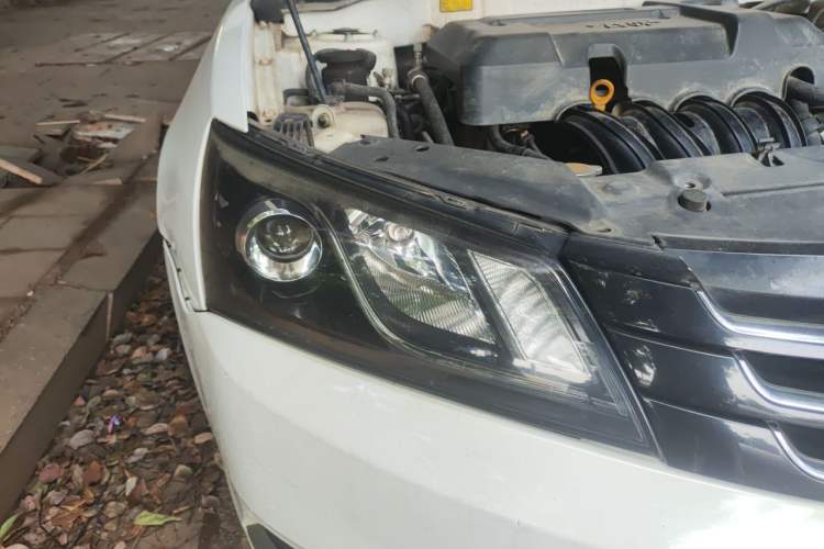 Used Geely Auto Emgrand 2015 Sedan 1.5L CVT Upward Version Right Front Headlight