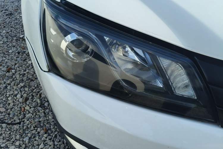 Used Geely Auto Emgrand 2015 Hatchback RS 1.3T Manual Top-Trim Version Right Front Headlight
