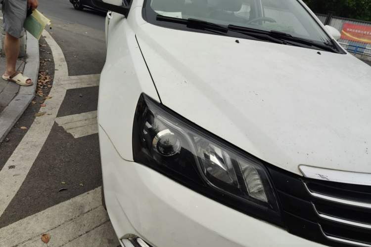 Used Geely Auto Emgrand 2015 Sedan 1.3T Manual Upward Edition Right Front Headlight