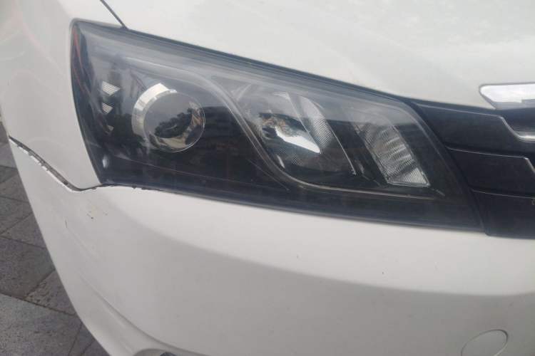 Used Geely Auto Emgrand 2015 Sedan 1.5L CVT Upward Version Right Front Headlight