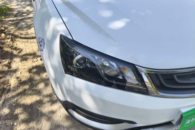 Used Geely Auto Emgrand 2015 Hatchback RS 1.5L Manual - Top Trim Level Right Front Headlight