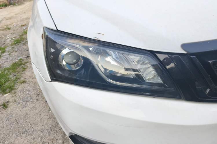 Used Geely Auto Emgrand 2015 Sedan 1.5L Manual - Top Trim Level Right Front Headlight