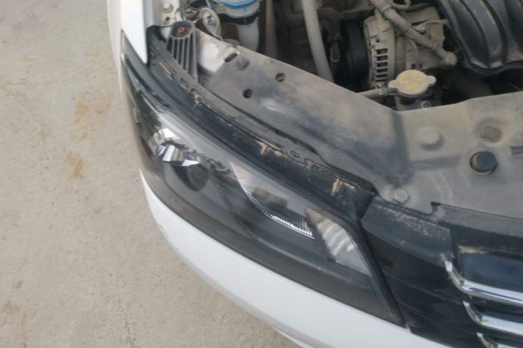 Used Geely Auto Emgrand 2015 Sedan 1.5L Manual - Top Trim Level Right Front Headlight