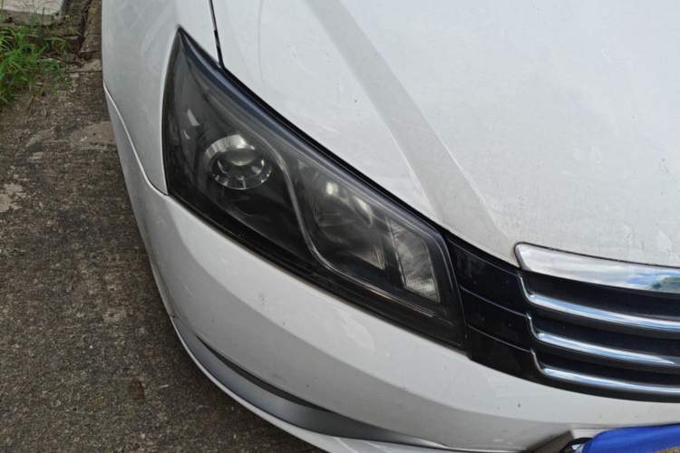 Used Geely Auto Emgrand 2015 Sedan 1.5L CVT Upward Version Right Front Headlight