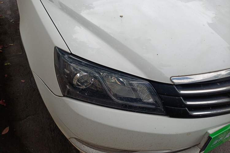 Used Geely Auto Emgrand 2015 Sedan 1.5L Manual - Top Trim Level Right Front Headlight
