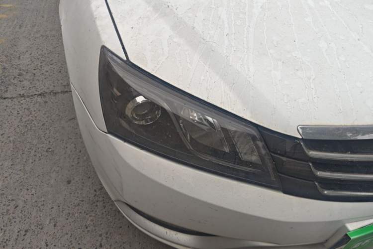 Used Geely Auto Emgrand 2015 Sedan 1.5L CVT Upward Version Right Front Headlight