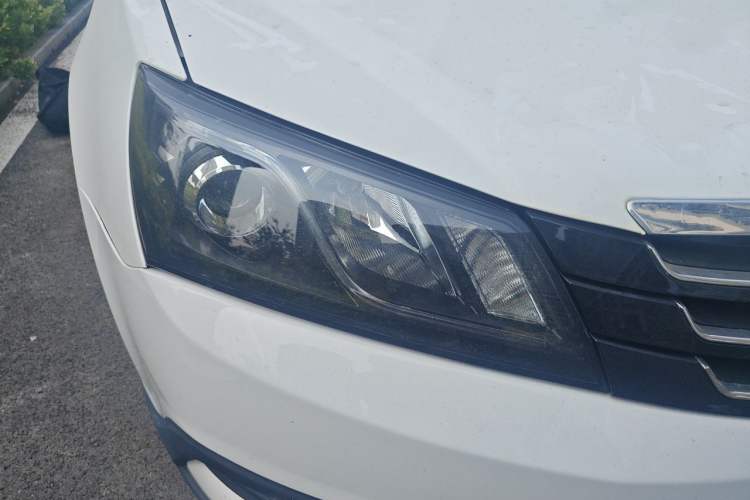 Used Geely Auto Emgrand 2015 Hatchback RS 1.5L CVT Upward Edition Right Front Headlight