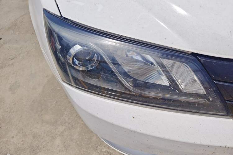 Used Geely Auto Emgrand 2015 Sedan 1.5L Manual - Top Trim Level Right Front Headlight