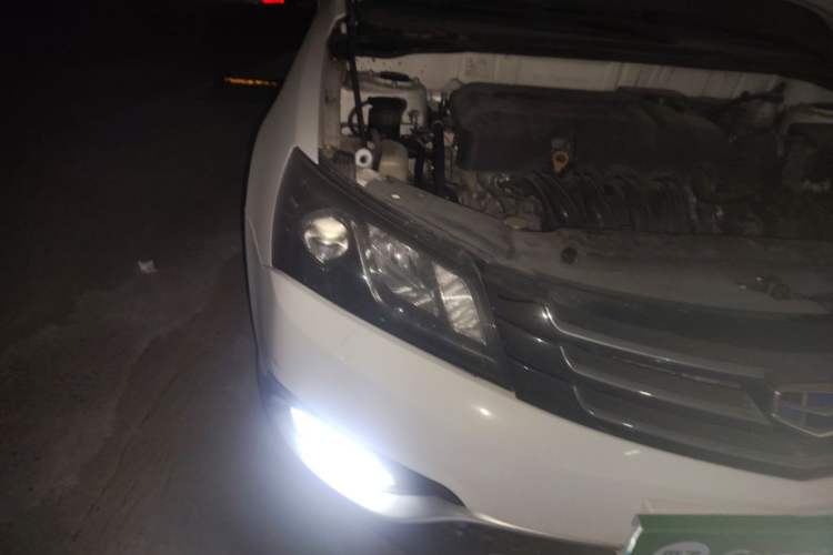 Used Geely Auto Emgrand 2015 Hatchback RS 1.5L Manual - Top Trim Level Right Front Headlight