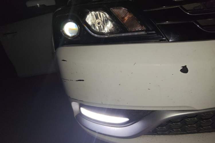 Used Geely Auto Emgrand 2015 Sedan 1.5L Manual - Top Trim Level Right Front Headlight