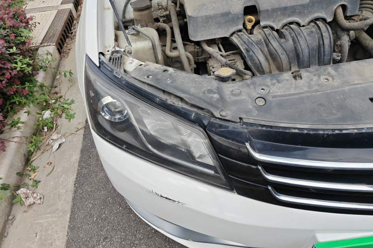 Used Geely Auto Emgrand 2015 Sedan 1.5L Manual - Top Trim Level Right Front Headlight