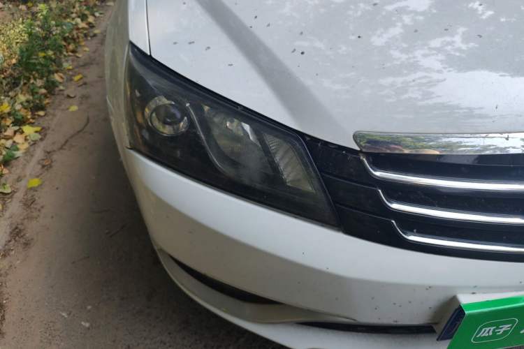 Used Geely Auto Emgrand 2015 Sedan 1.3T CVT Upward Edition Right Front Headlight