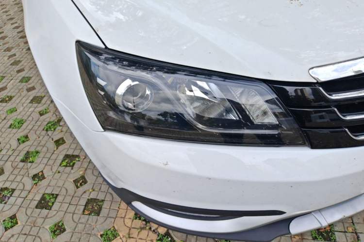 Used Geely Auto Emgrand 2015 Hatchback RS 1.5L CVT Upward Edition Right Front Headlight