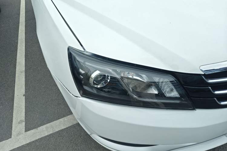 Used Geely Auto Emgrand 2015 Sedan 1.5L Manual - Top Trim Level Right Front Headlight
