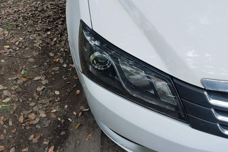 Used Geely Auto Emgrand 2015 Sedan 1.5L Manual - Top Trim Level Right Front Headlight