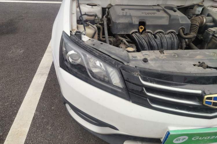 Used Geely Auto Emgrand 2015 Hatchback RS 1.5L Manual - Top Trim Level Right Front Headlight