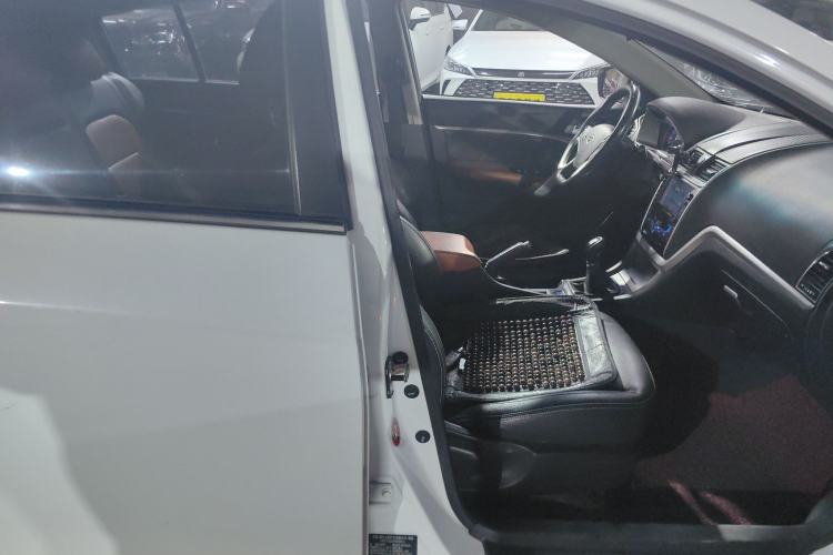 Used Geely Auto Emgrand 2015 Hatchback RS 1.5L Manual - Top Trim Level Right Front Seat