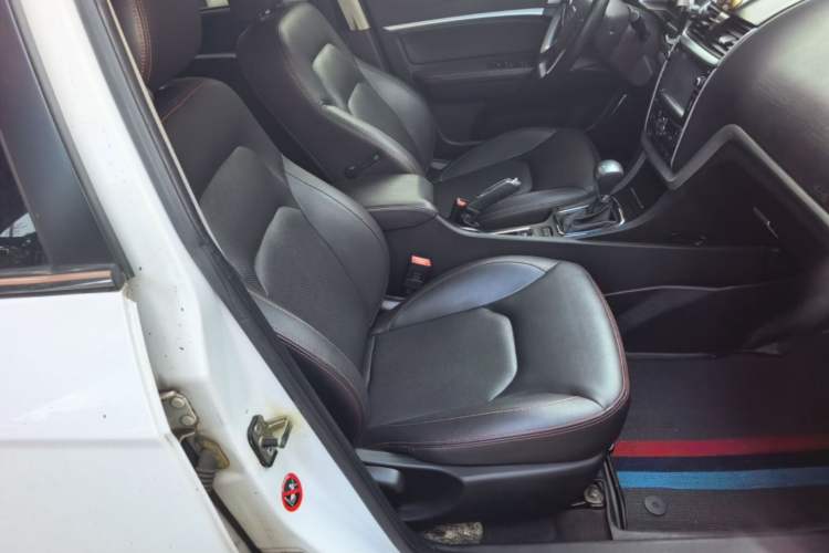 Used Geely Auto Emgrand 2015 Sedan 1.5L CVT Upward Version Right Front Seat