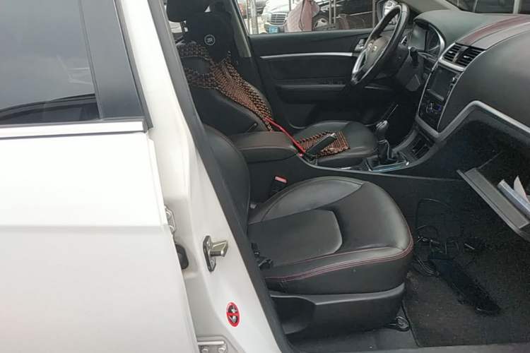 Used Geely Auto Emgrand 2015 Sedan 1.5L Manual - Top Trim Level Right Front Seat