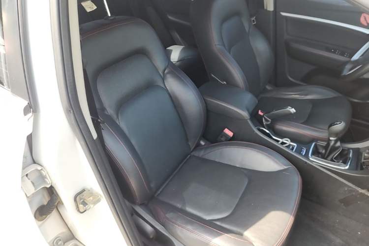 Used Geely Auto Emgrand 2015 Sedan 1.5L Manual - Top Trim Level Right Front Seat